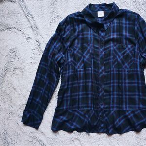 Cabi 3431 plaid long sleeve button up shirt